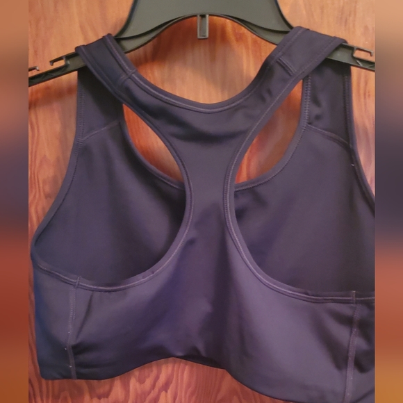 Nike Sports Bra    XL - Picture 2 of 3